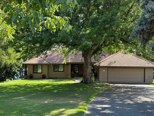73 Bella Ln, Manson, WA 98831