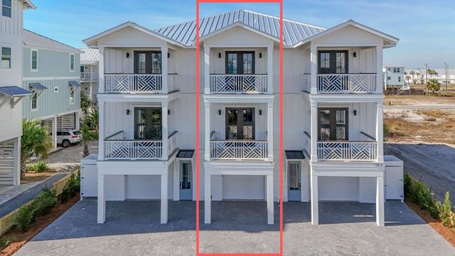 118 S  40th St #B, Mexico Beach, FL 32456