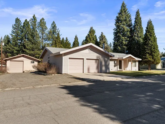 181 E  Magnolia Ave, Portola, CA 96122