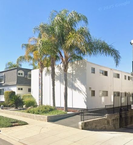 11957 Kiowa Ave #A, Los Angeles, CA 90049