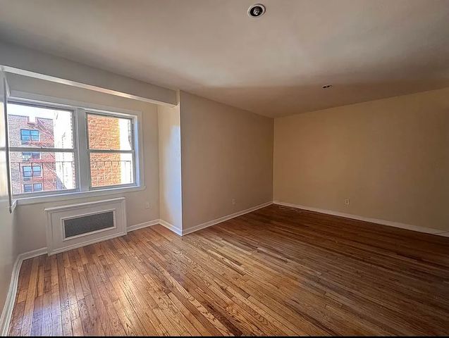 91-35 193rd St #10B, Hollis, NY 11423