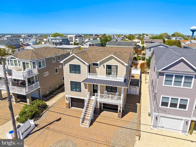 231 N  8th St, Surf City, NJ 08008