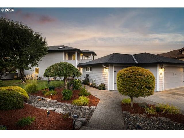 Real Living Camas Wa