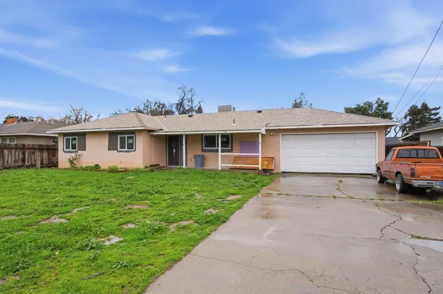 1131 N  Rosemore Ave, Modesto, CA 95358