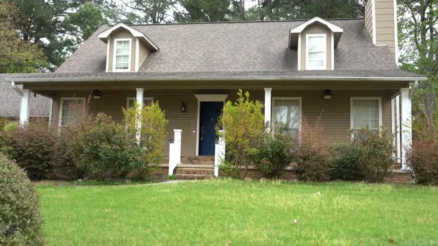 32 Woodland Ct, Jacksonville, AR 72076