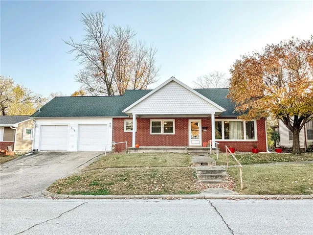 312 N  Mill St, Olney, IL 62450