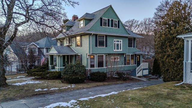 915 Pleasant St, Worcester, MA 01602
