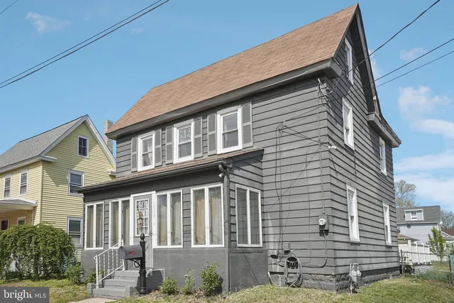 1013 N  Chestnut St, Paulsboro, NJ 08066