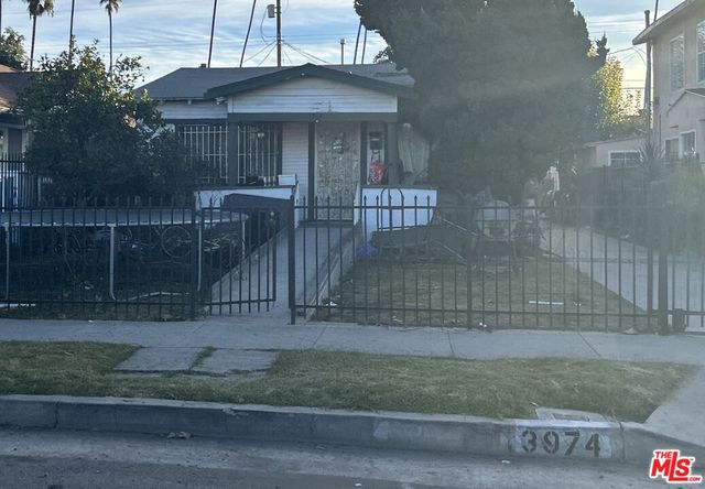 3974 3rd Ave, Los Angeles, CA 90008