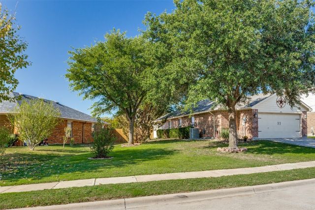 4536 Waterford Dr, Fort Worth, TX 76179