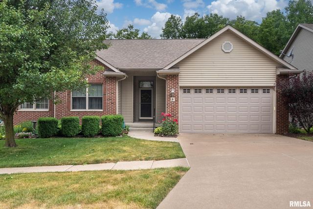 6 Musket Ct, Le Claire, IA 52753