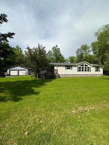 2034 Twin River Dr NW, Baudette, MN 56623