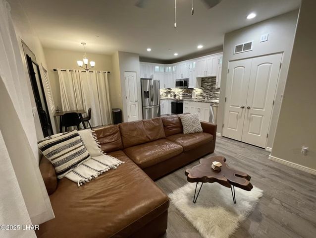 490 N  Lake Havasu Ave #H, Lake Havasu City, AZ 86403