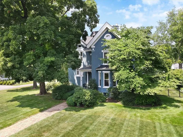 301 Church Ln, Sewickley, PA 15143