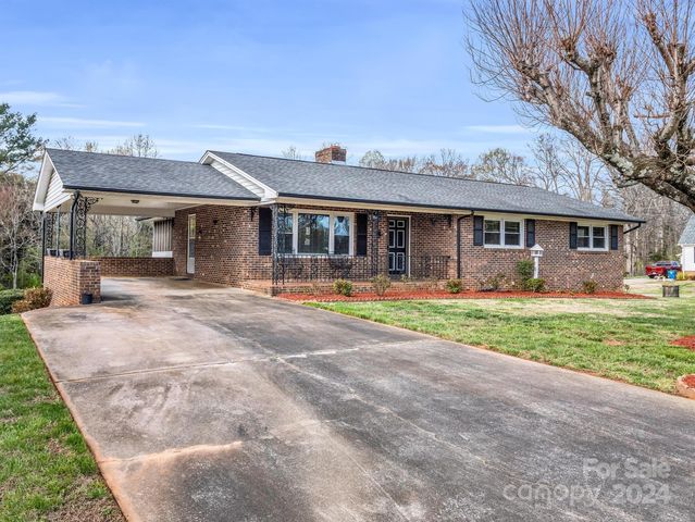 123 Pin Oak Dr, Forest City, NC 28043