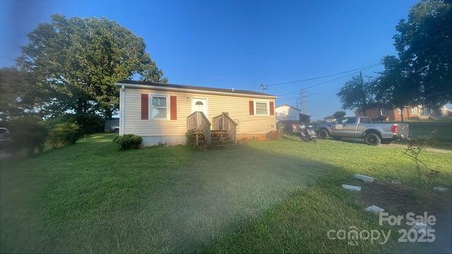 1149 15th St SW, Hickory, NC 28602