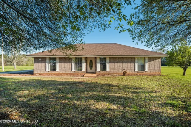 351 E  McPherson Dr, Monticello, MS 39654