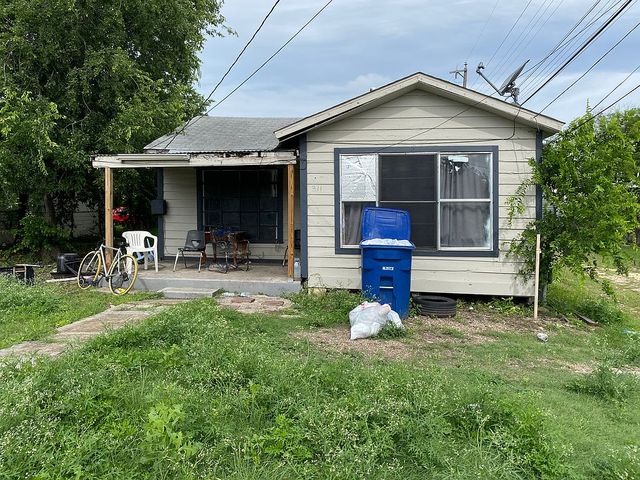 311 NW 24th St, San Antonio, TX 78207