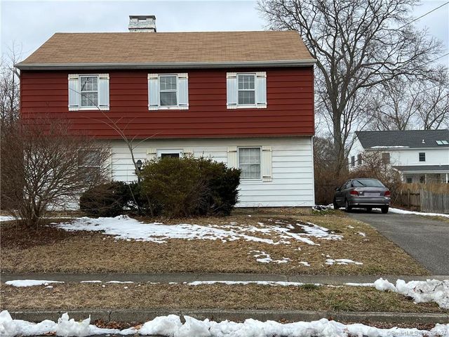 39 Windsong Ln, Milford, CT 06460