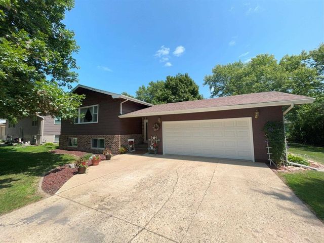 314 N  18th St, Estherville, IA 51334