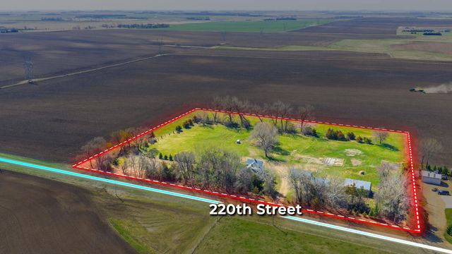 48325 220th St, Elkton, SD 57026