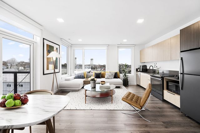 144 Addison St #525N, Boston, MA 02128