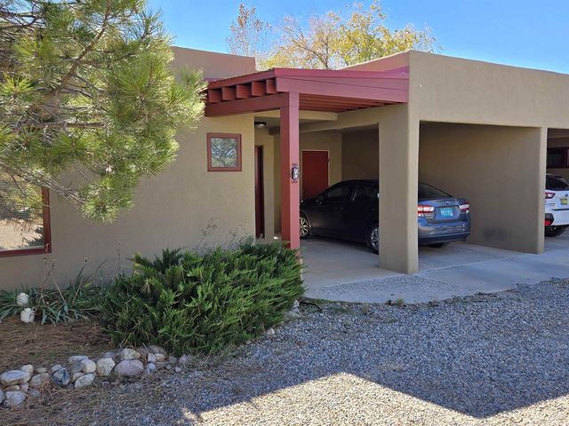 18 Comanche Rd #6, El Prado, NM 87529