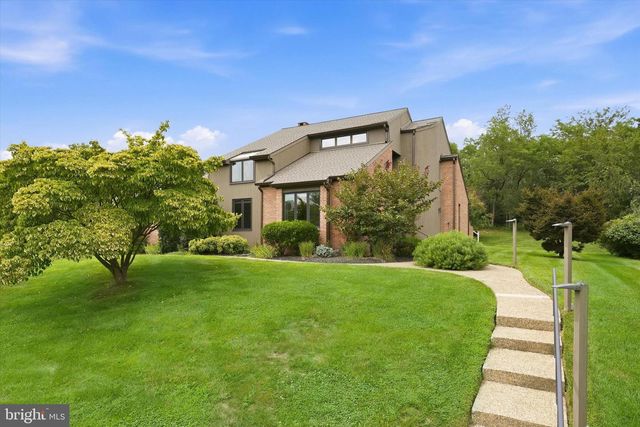 24 Downs Dr, Wilmington, DE 19807