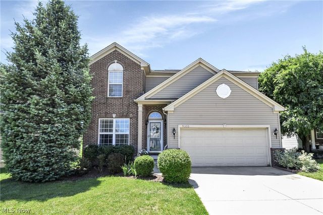 9355 Saybrook Dr, North Ridgeville, OH 44039