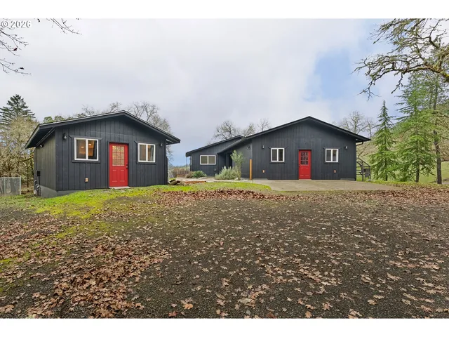 8148 Melqua Rd, Umpqua, OR 97486