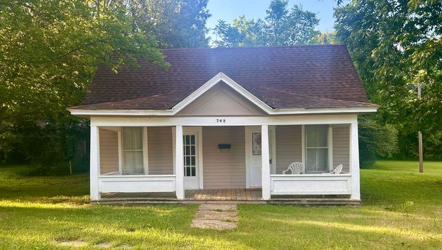 763 W  Court St, Piggott, AR 72454