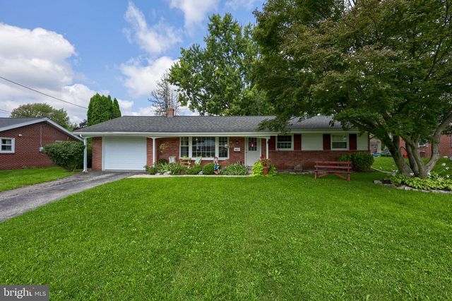 6411 Jeanette Dr, East Petersburg, PA 17520