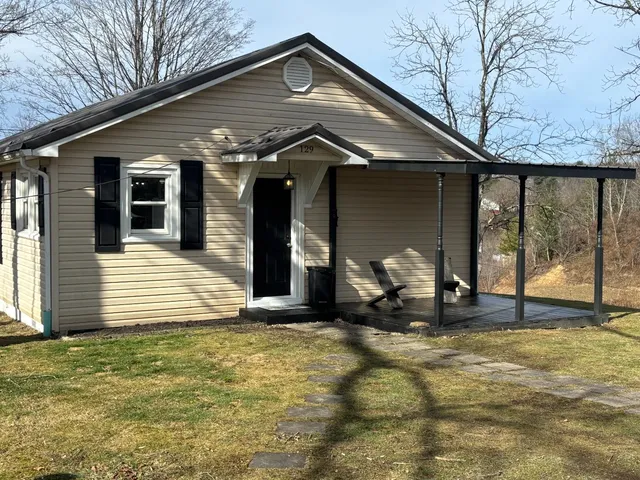 171 Oak Ave, Crab Orchard, WV 25827