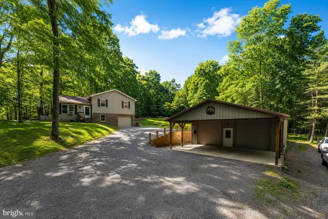 953 Bray School Rd, Oakland, MD 21550
