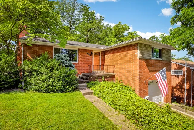 4737 Jewel Dr, Pittsburgh, PA 15236