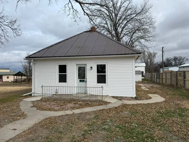 146 S  King Ave, Haigler, NE 69030