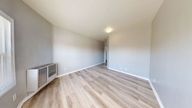 2451 Seminary Ave #104, Oakland, CA 94605