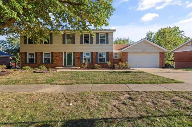 290 Kinderhook Dr, Chesterfield, MO 63017