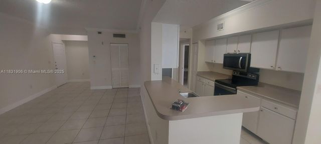 160 SW 117th Ter #6102, Hollywood, FL 33025