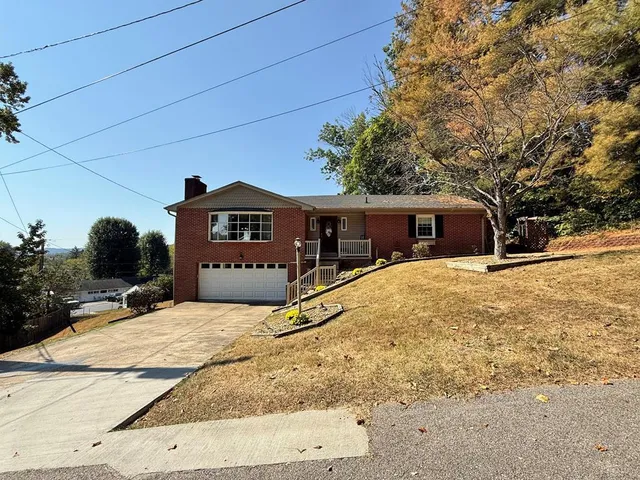 1514 Hawthorne Dr, Portsmouth, OH 45662