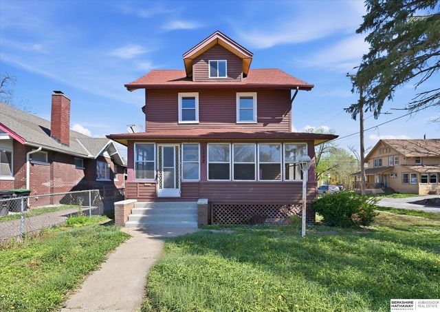 2202 Pinkney St, Omaha, NE 68110