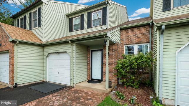 348 Parkview Way, Newtown, PA 18940