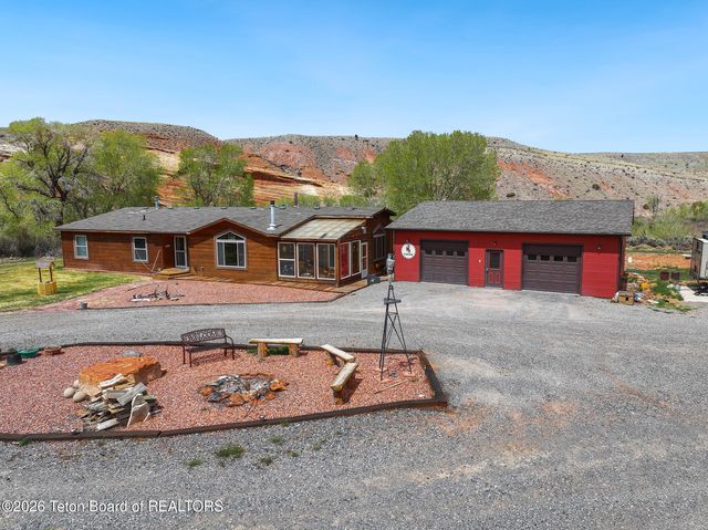 15 Riverbend Ln, Dubois, WY 82513