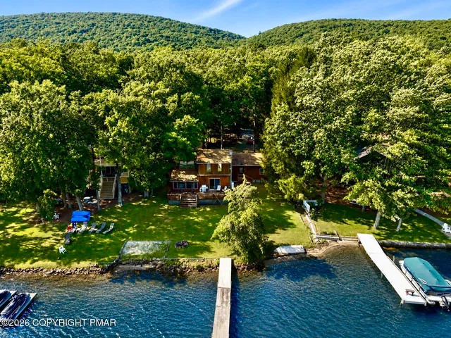 47 White Oak Rd, Nesquehoning, PA 18240