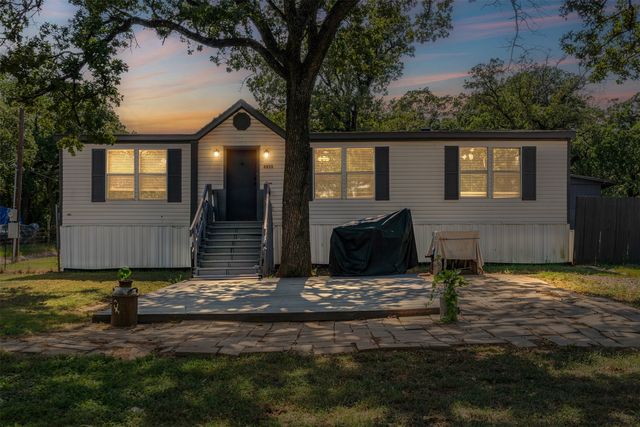 6933 Shady Hills Ln, Burleson, TX 76028
