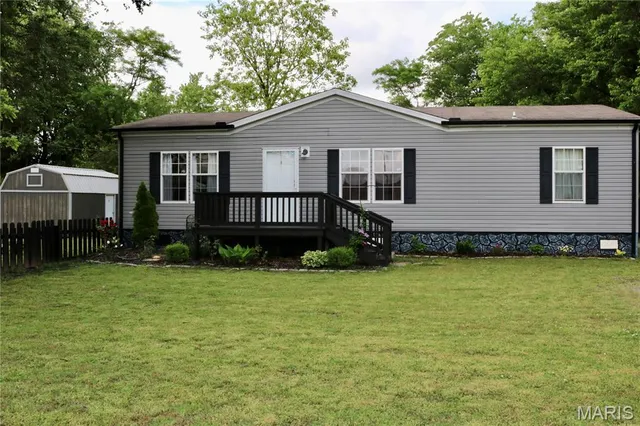 302 W  Cedar St, Bertrand, MO 63823
