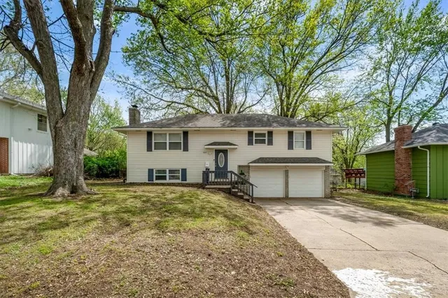 6815 E  99th Ter, Kansas City, MO 64134