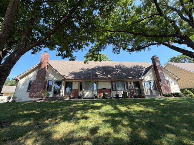 111 SW Donovan Rd, Lees Summit, MO 64063