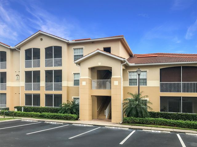 9005 Colby Dr   #1, Fort Myers, FL 33919
