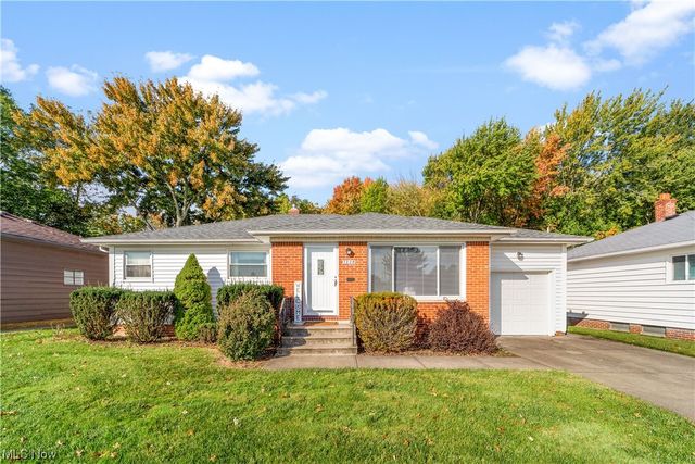 7228 Maplewood Rd, Parma, OH 44130